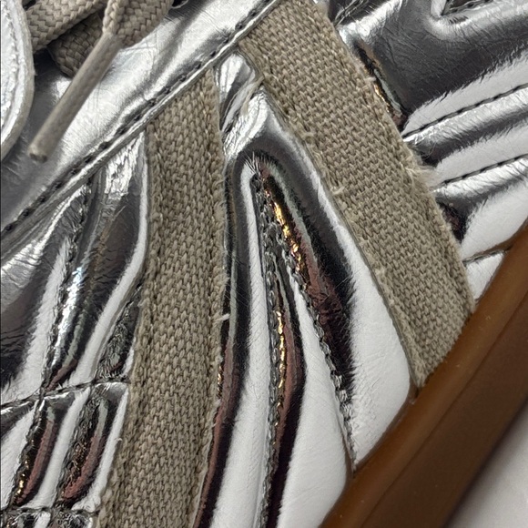 Steve Madden Silver Metallic Madrid Sneakers SZ 9.5 lace up casual vegan NIB - Picture 11 of 13